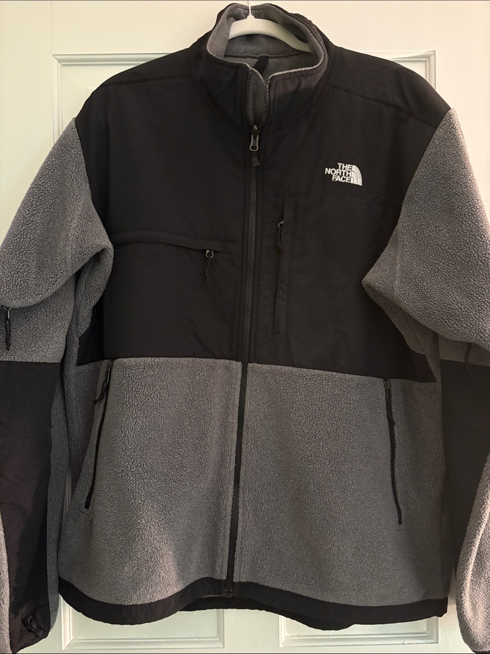 The North Face Men's Two-Tone Black & Gray Fleece Jacket